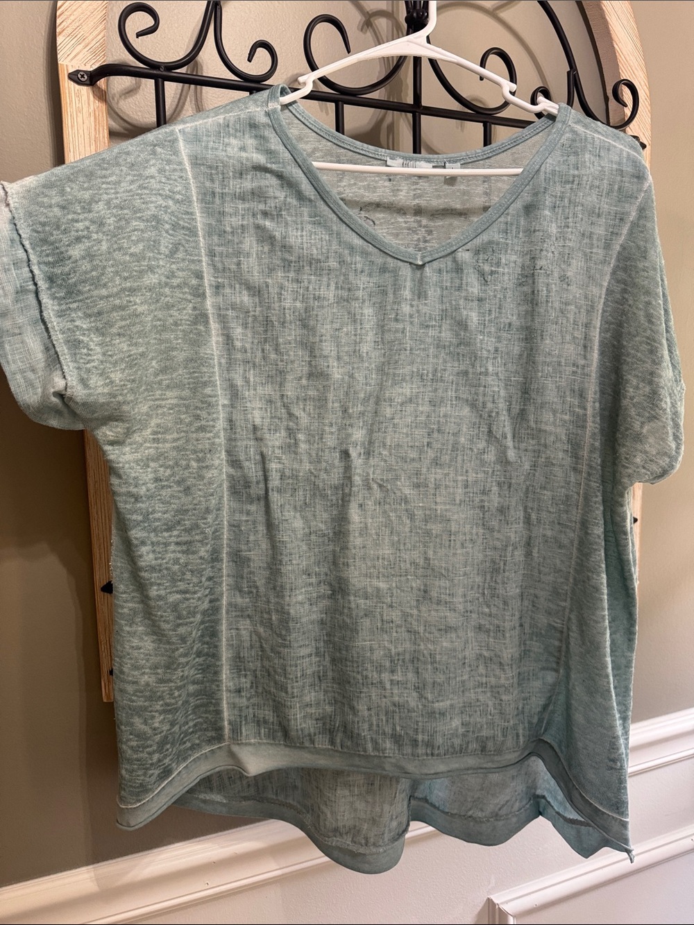 Kaktus Women's V-Neck Tunic in Pale Sea-foam L 100% linen luxury